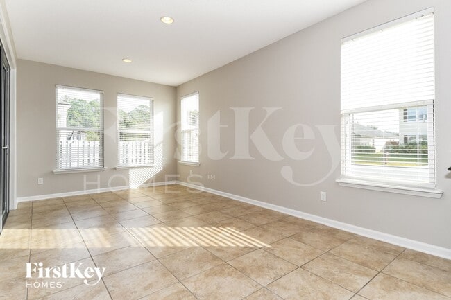 Photo - 240 Straw Pond Way