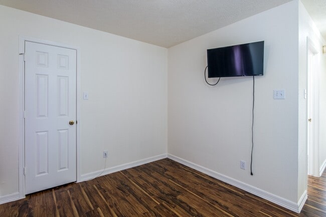 Photo - 6218 Summerville Ln