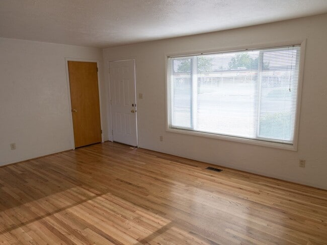 Photo - 1930 NW Kings Blvd