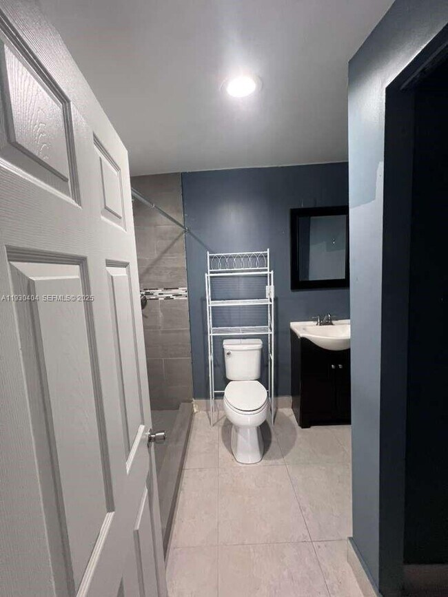 Photo - 3101 SW 14th St Unidad 1