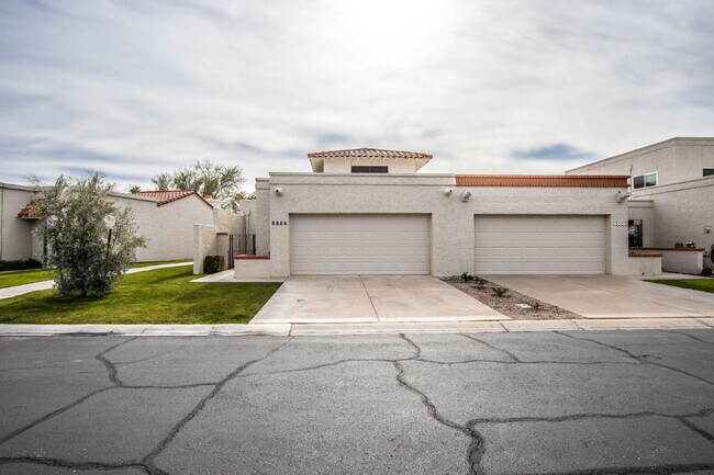 Building Photo - Available! Beautiful fully furnished/equip... Rental