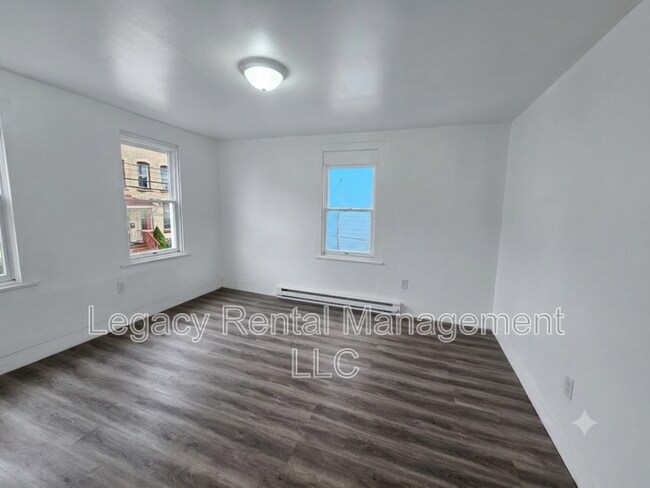Photo - 39 Elm St