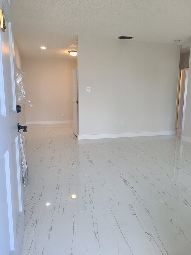 Photo - 8925 SW 40th Ter Unit 8925