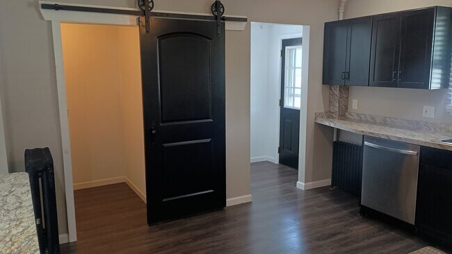 1005 Clark St Unit 1005 Clark St