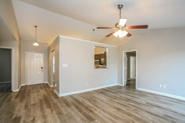Photo - 1358 Evergreen Dr