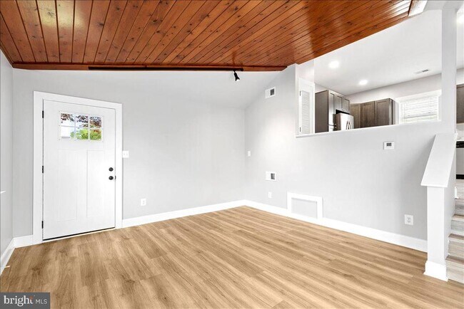 Photo - 1621 Bentley Rd