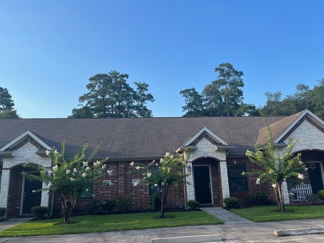 Front - 2603 Appian Way Unit D
