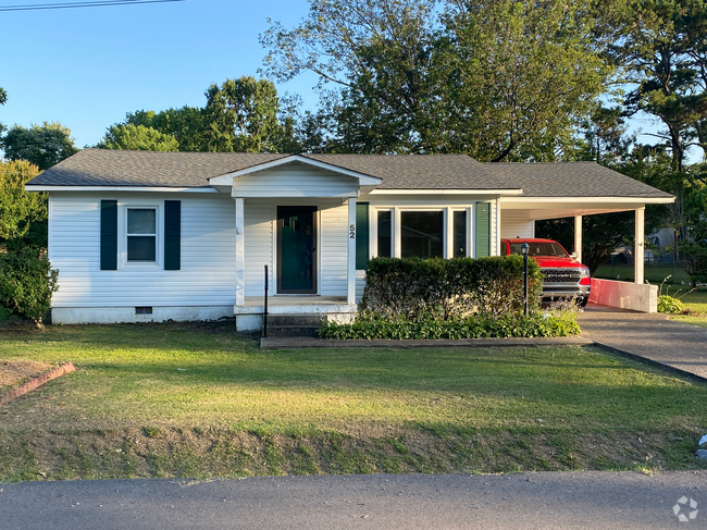 Building Photo - 52 Page St Rental