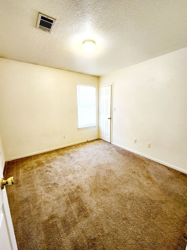 Photo - 3208 Raven Dr Unit A