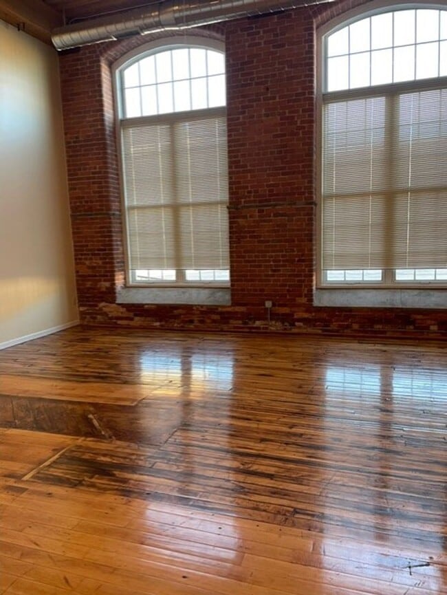 Photo - Victoria Riverside Lofts