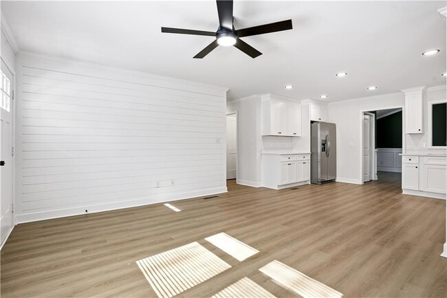 Photo - 127 Perry St