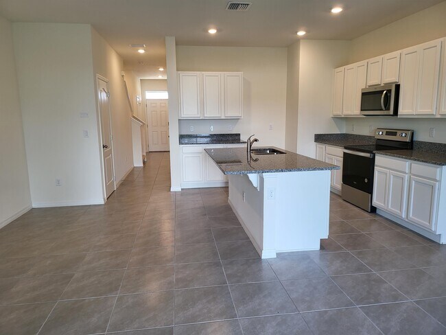 Photo - 1204 Draintree St