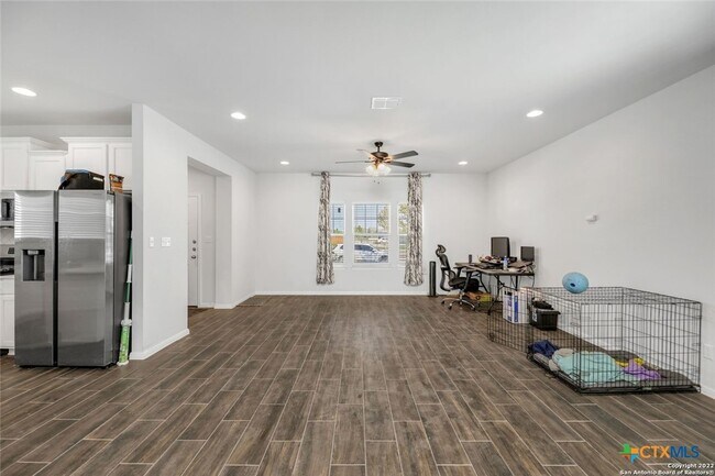 1121 Esplanade Pkwy