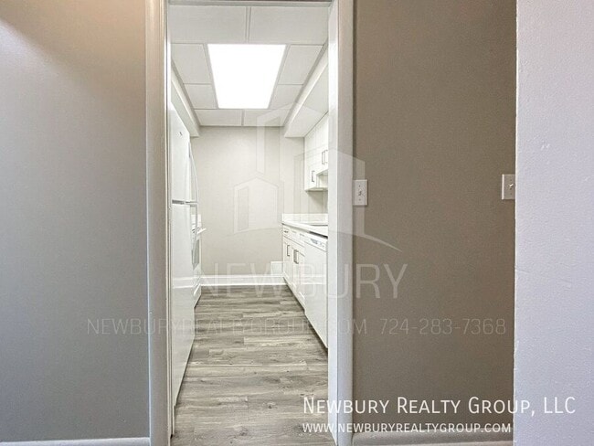 Photo - 530 N Main St