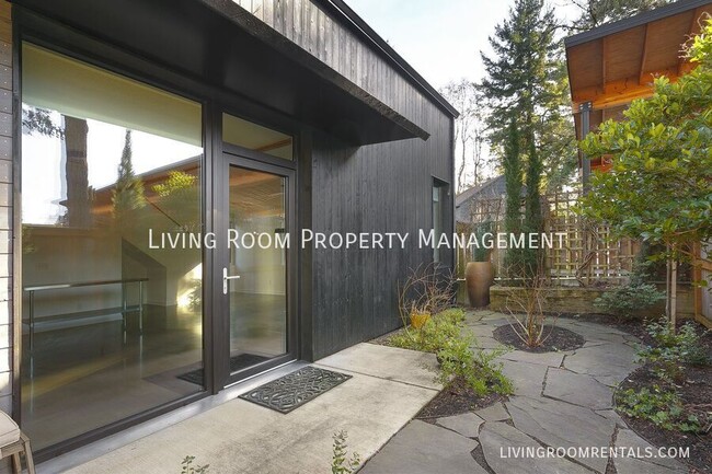 Photo - 4863 NE Going St