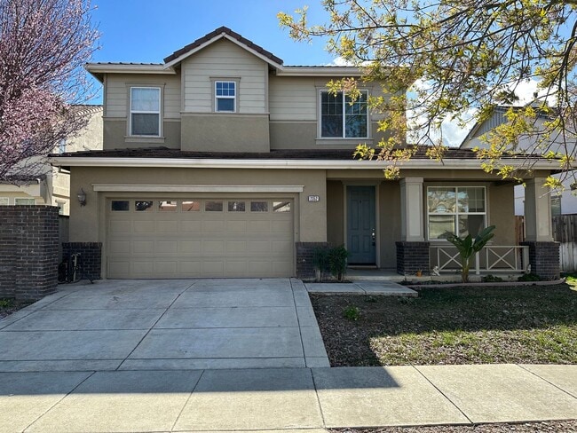 Photo - Beautiful 5 Bedroom, 3 Bath Brentwood Home / Downstairs Bedroom and Bath