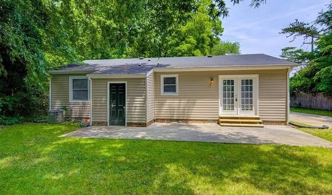 Photo - 409 W Vandalia Rd