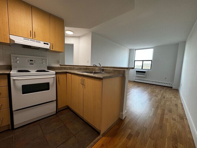 Photo - 798 Richmond Street West Unit 627