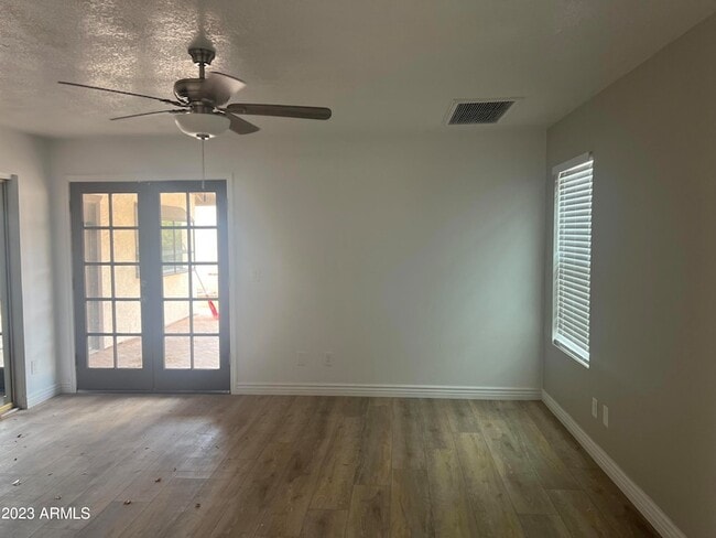 Photo - 1733 N La Rosa Dr