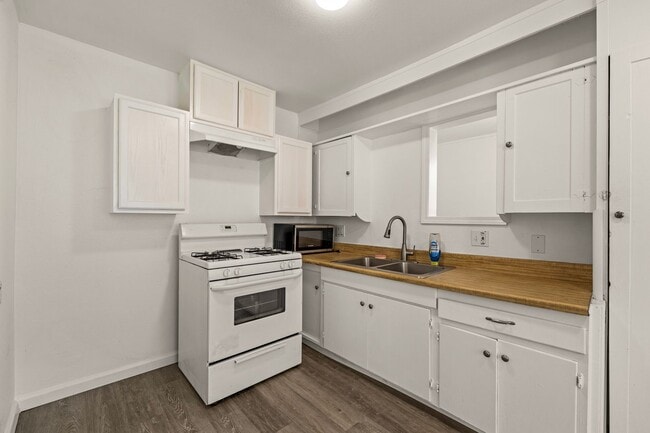 Photo - 206 Townsend St