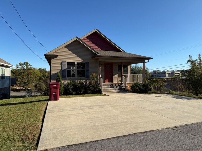 Photo - Beautiful home 3 minutes from ETSU!
