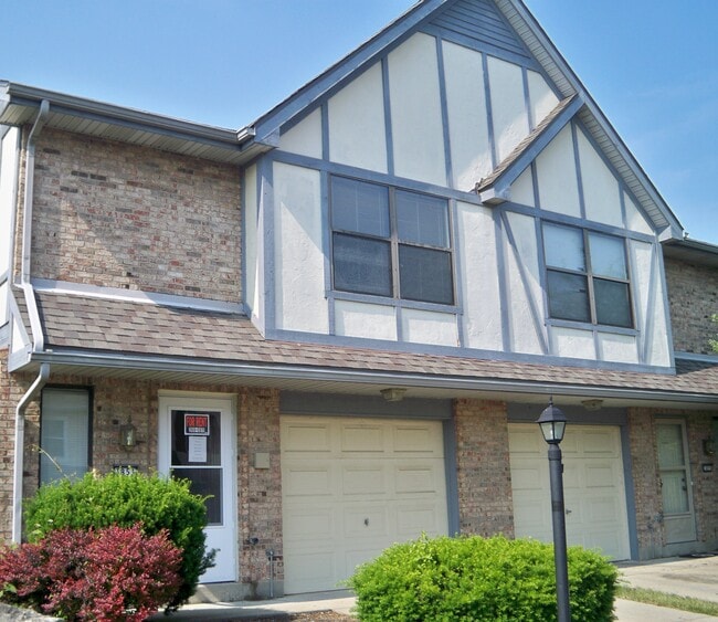 Building Photo - 3854 S Chalet Cir