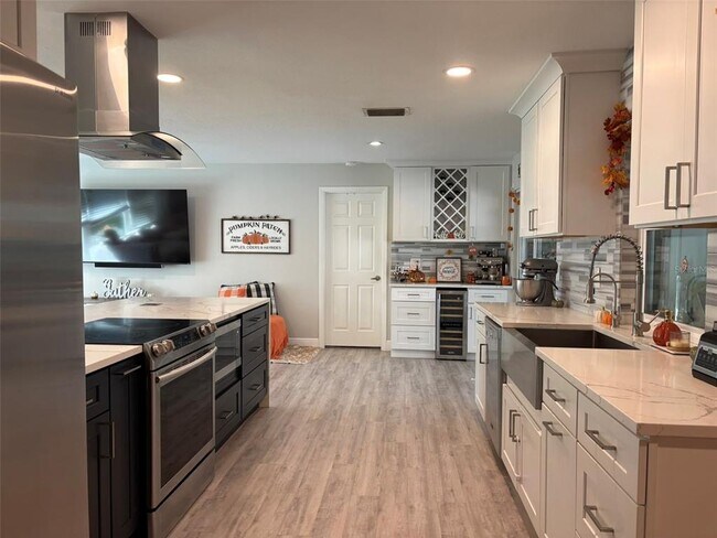 Photo - 4420 Meadow Creek Cir