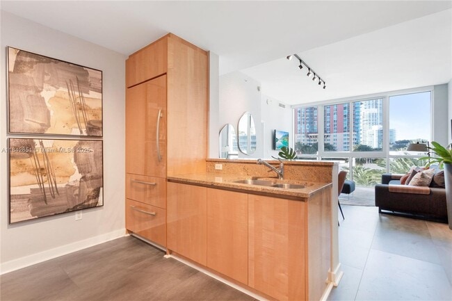 Photo - 50 S Pointe Dr Unit 609