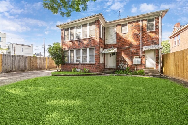 Photo - 2113 Berry St
