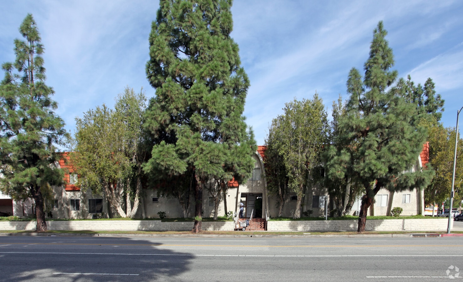 Photo - 17071 Chatsworth St