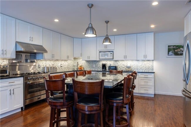 14 Clinton Ave Unit 3