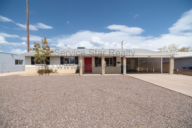 Building Photo - 1705 N Camellia St