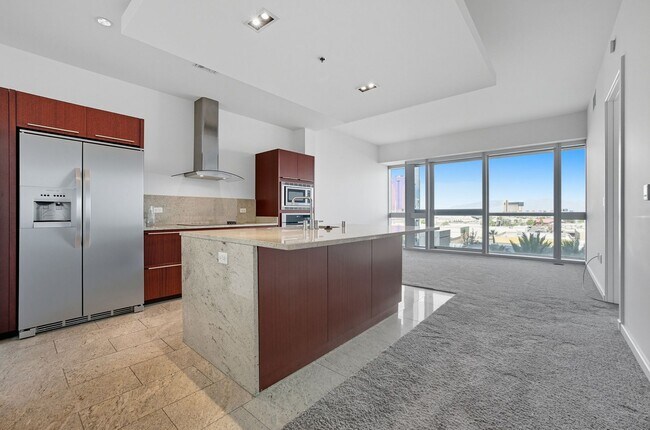Building Photo - 6th Floor 2-Bedroom Condo with Stunning La... Unit 604
