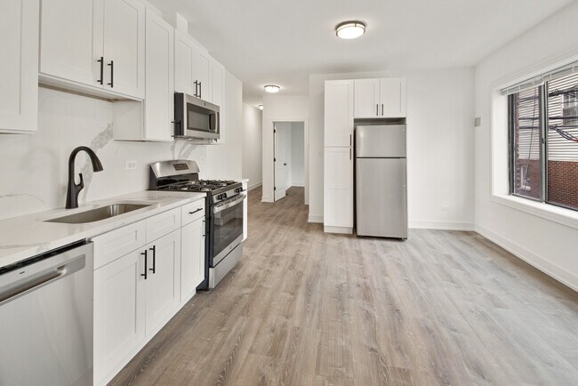 Photo - 3058 W Cortland St Unidad 101