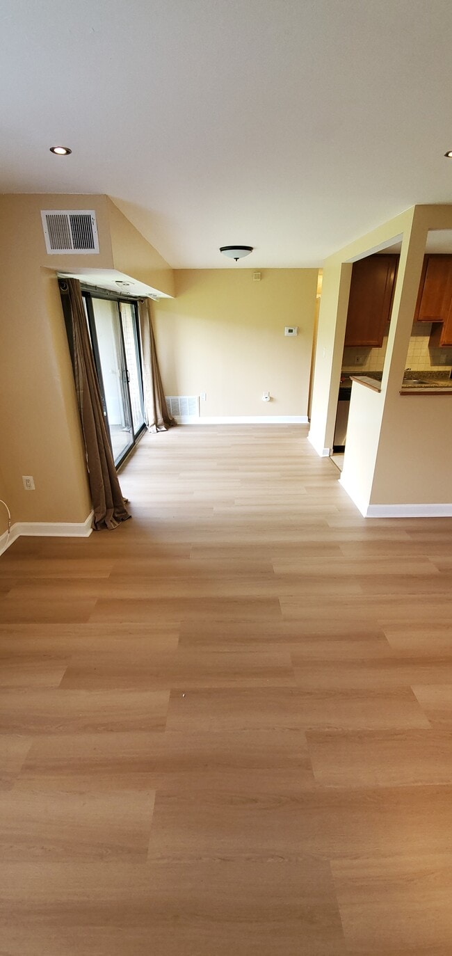 Photo - 6300 Hil-Mar Dr Unidad 4