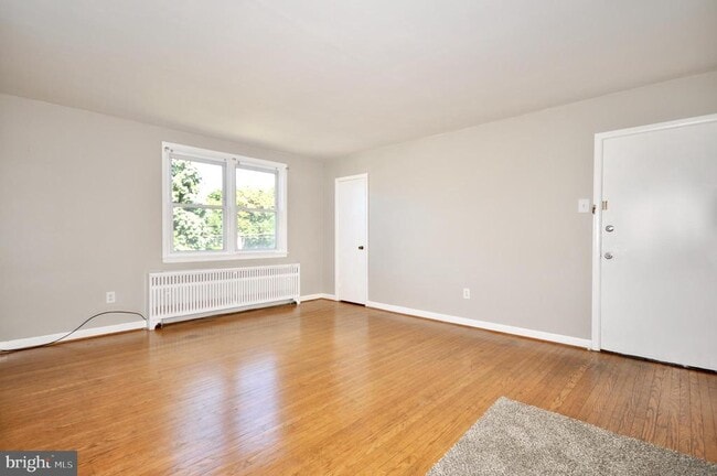 Photo - 8035 Pine Rd