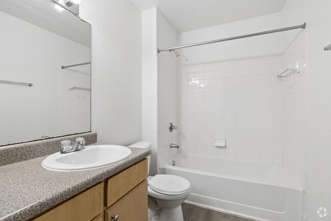 The Catamaran 3BR,2BA - 1156SF - Bathroom
