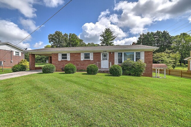 Photo - 208 Hogan Ave