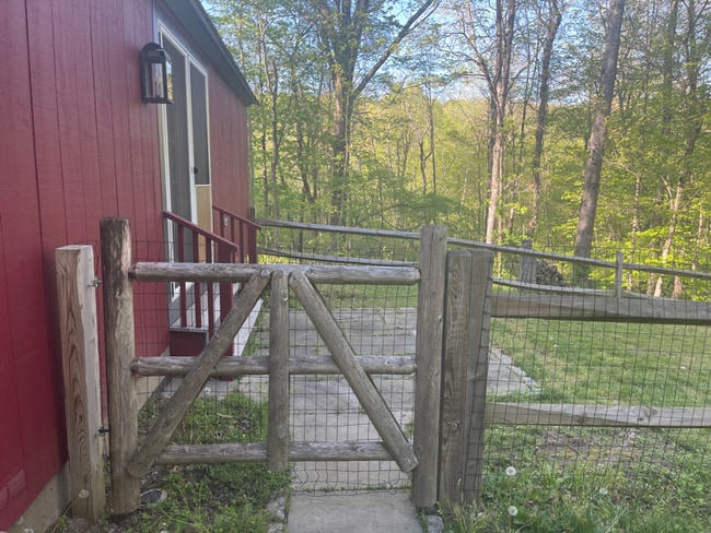 Photo - 300 Chestnut Hill Rd