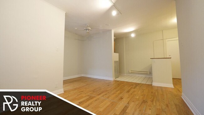 511 W Melrose St Unit 405