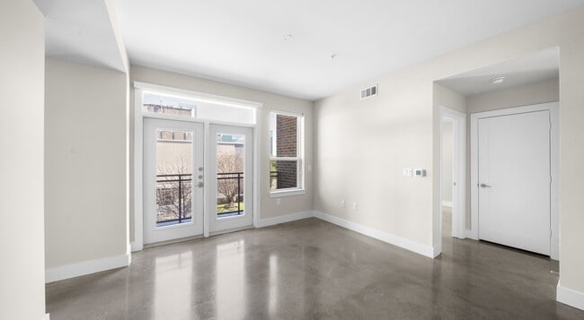 Building Photo - 1825 San Jacinto St Unit 822