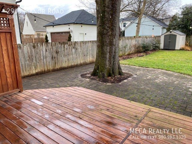 Photo - 2909 Manor Rd
