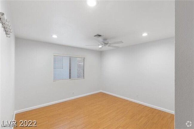 Building Photo - 6733 W Charleston Blvd Unit 3 Rental