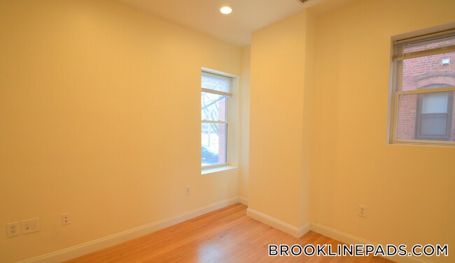 1801 Beacon St Unit 6