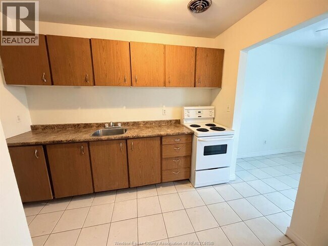 Photo - 1730 Columbia Ct