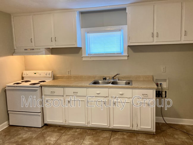 Photo - 54 Monroe Ave