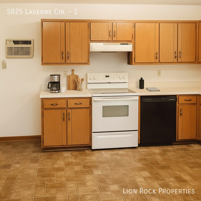 Photo - 5825 Laverne Cir N Unit 1