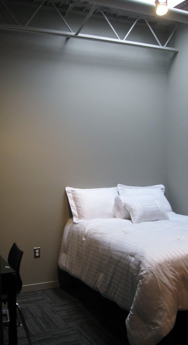 Furnished with Full Sized Bed - 555 S Forest Ave Unit 401