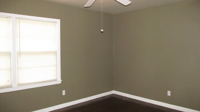 Photo - 2013 48th St