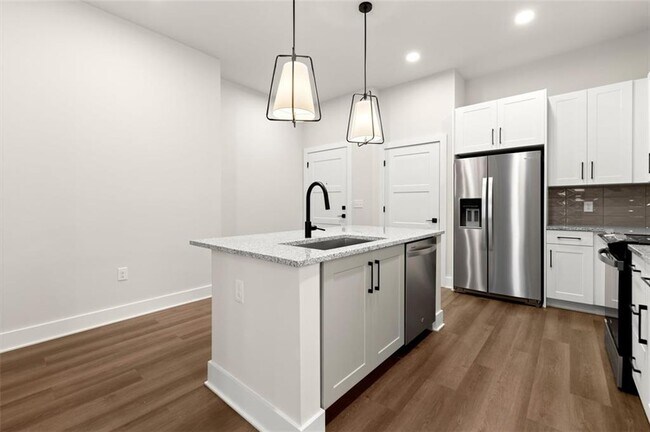 Photo - 2648 Sandy Plains Rd Unit 301